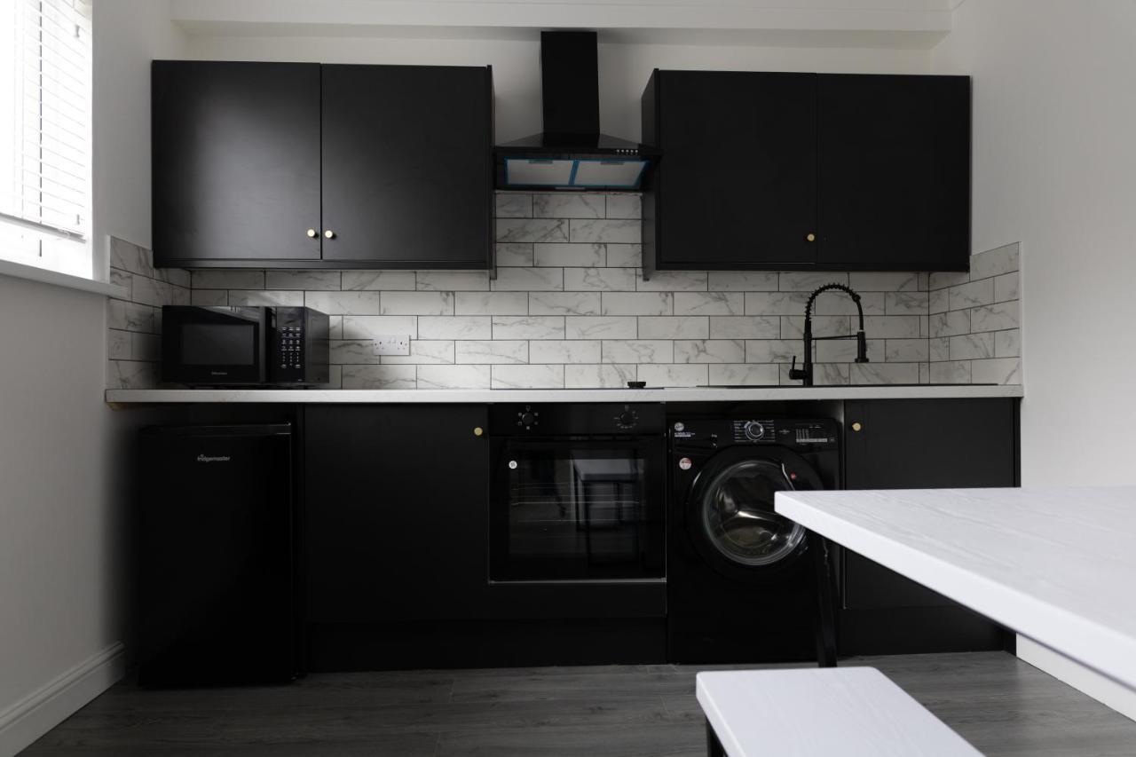 Chic Urban 2 Bedroom Apartments Cardiff Bagian luar foto
