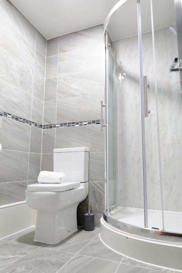 Chic Urban 2 Bedroom Apartments Cardiff Bagian luar foto