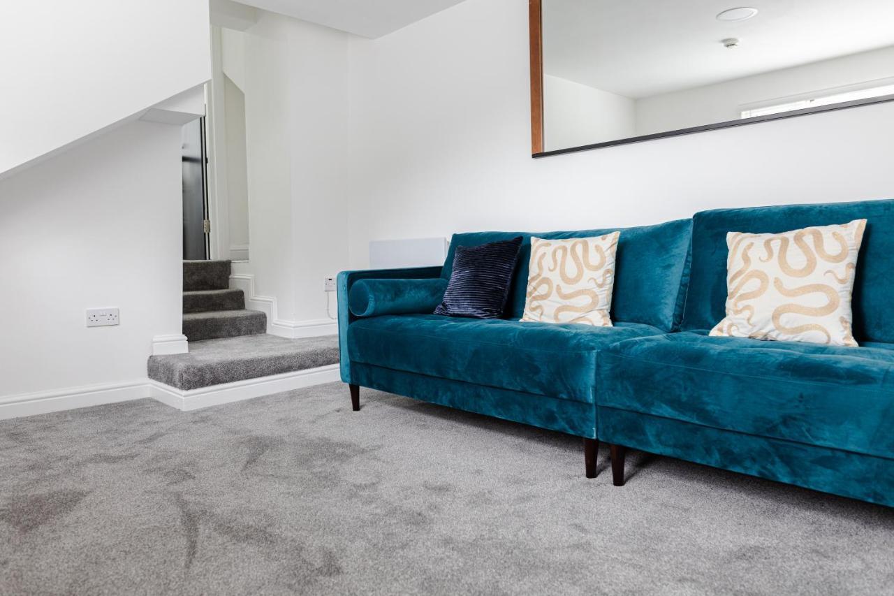 Chic Urban 2 Bedroom Apartments Cardiff Bagian luar foto