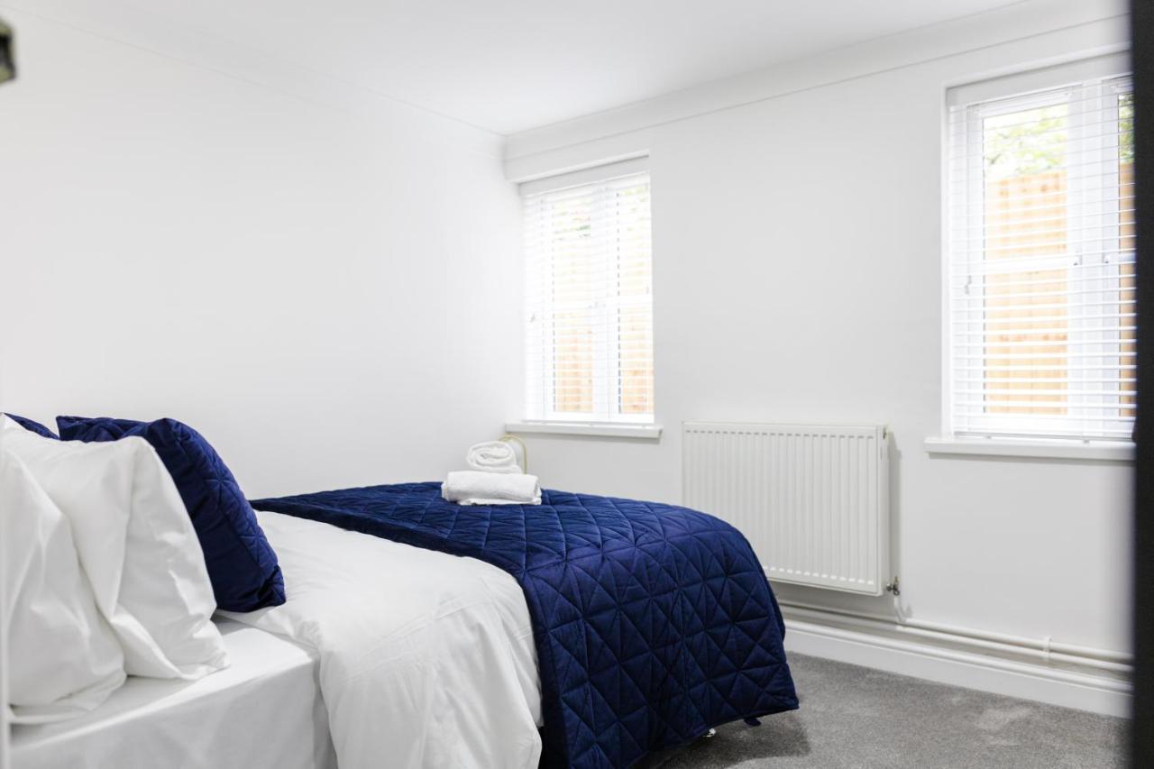 Chic Urban 2 Bedroom Apartments Cardiff Bagian luar foto