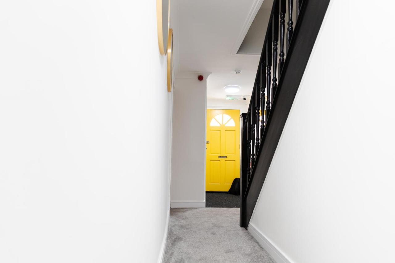Chic Urban 2 Bedroom Apartments Cardiff Bagian luar foto