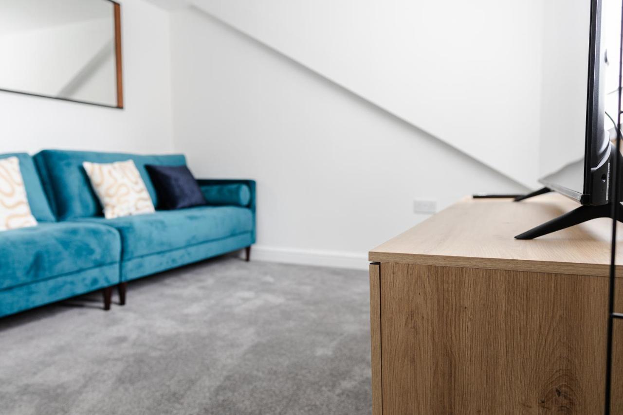 Chic Urban 2 Bedroom Apartments Cardiff Bagian luar foto