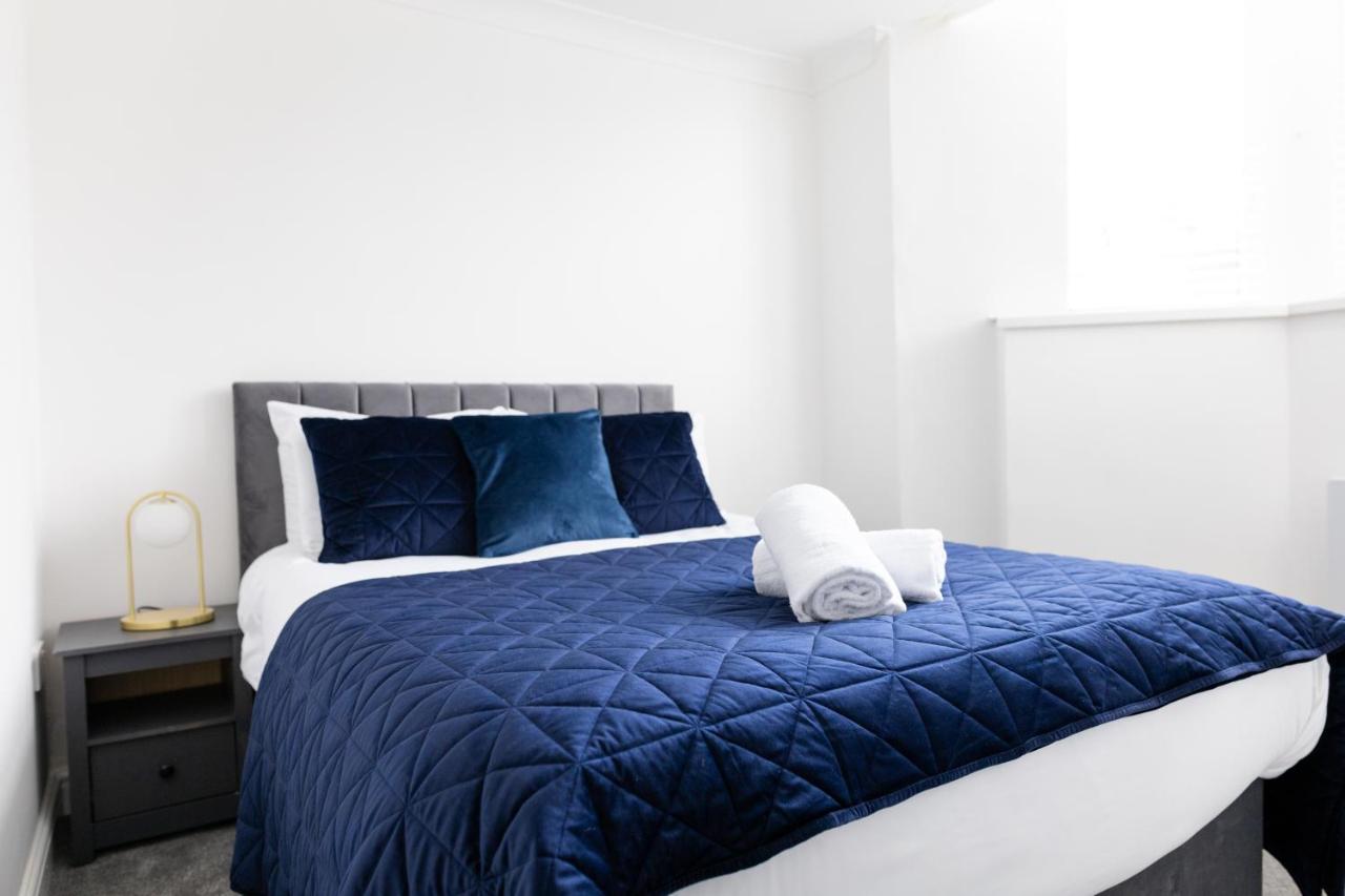 Chic Urban 2 Bedroom Apartments Cardiff Bagian luar foto
