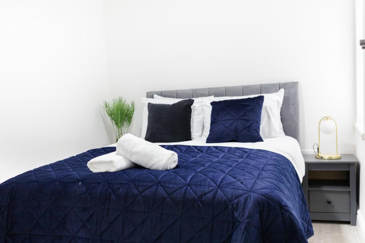Chic Urban 2 Bedroom Apartments Cardiff Bagian luar foto